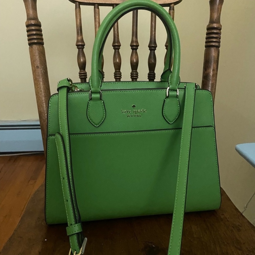 Kate Spade Vibrant Green Satchel 100% leather NEVER USED BRAND NEW